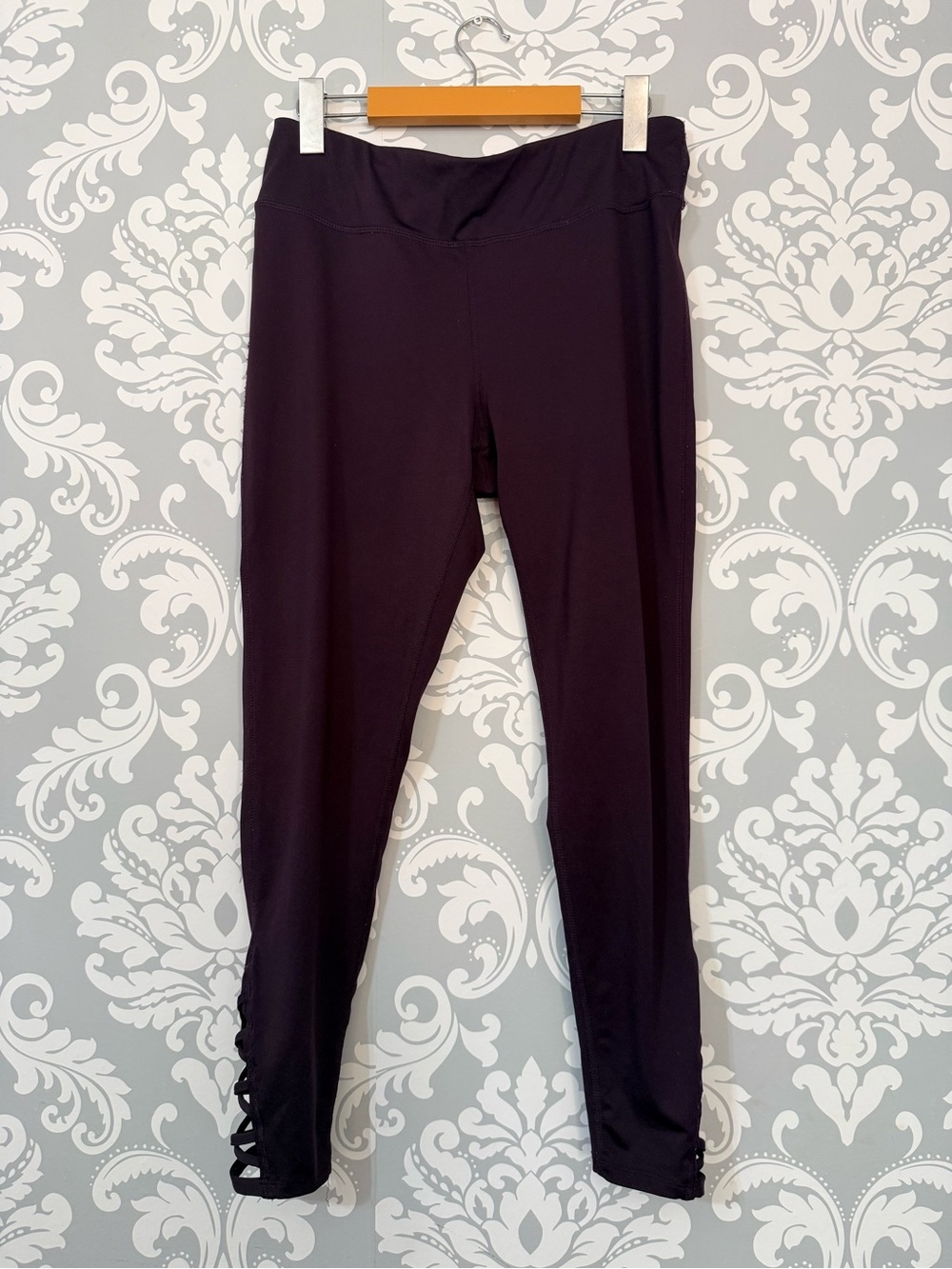 💫4/$25 • Athletic Works Merlot Active Leggings with Side Lattice Detail